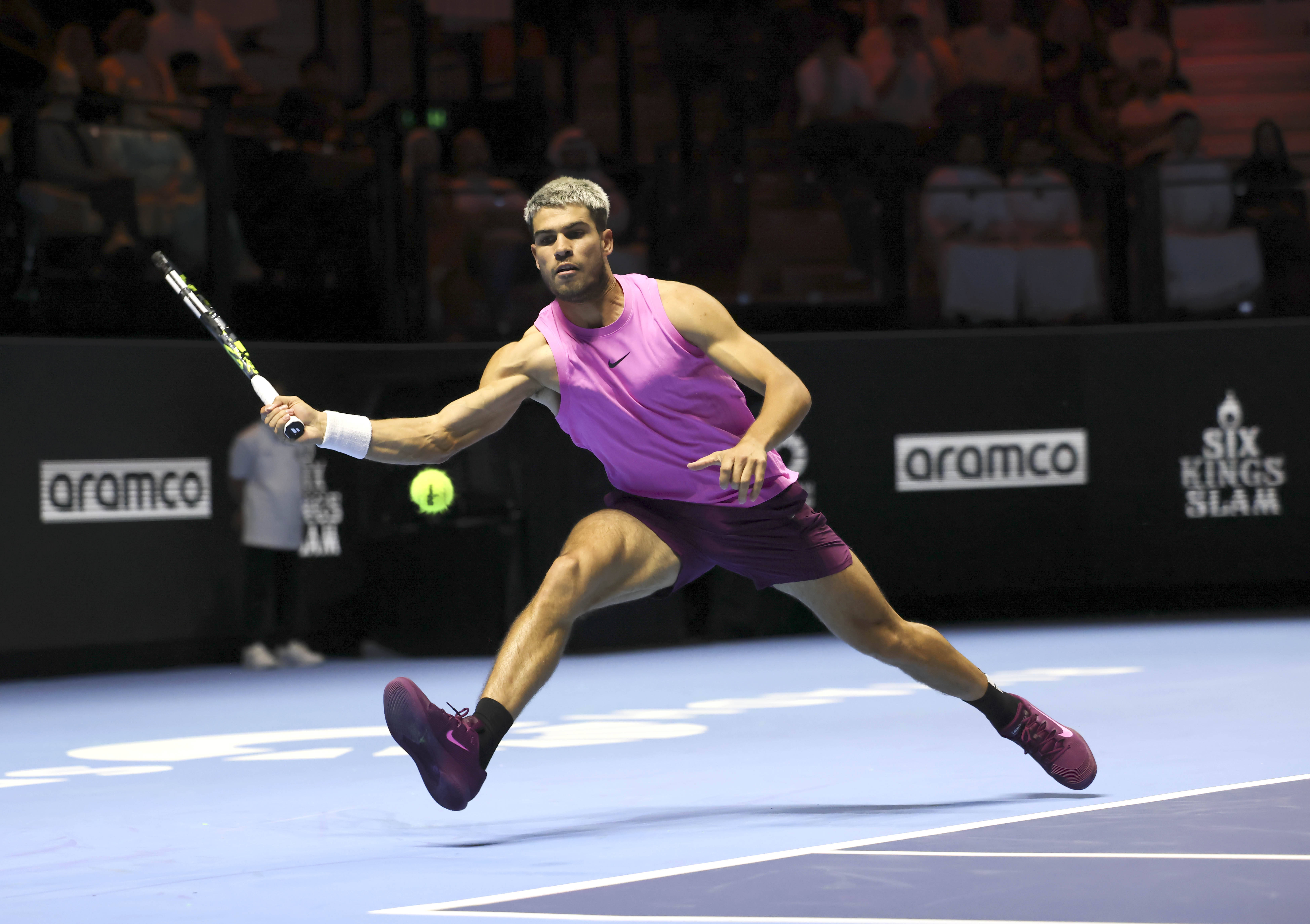 乐鱼体育官网-沙特阿拉伯队逆袭成功,传奇球员耀眼登场视频