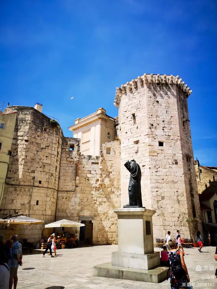 乐鱼体育官网-克罗地亚网红伊万娜